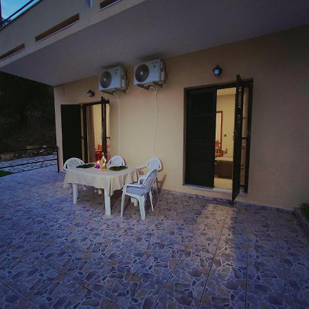 Kaminaki Seaview Apartments Katávolos Eksteriør billede